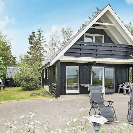 Holiday home Three-bedroom Holiday In Vejby 14 Blavand